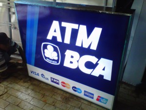 Pembuatan Neon Box ATM BCA